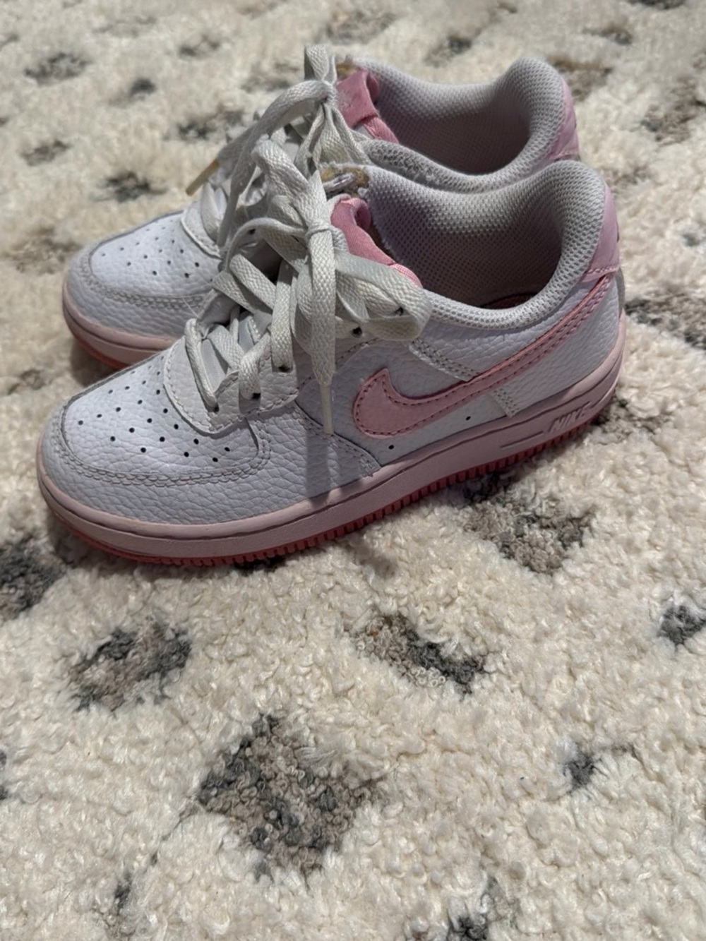 Nike Kids White and Light Pink Low-Top Sneakers